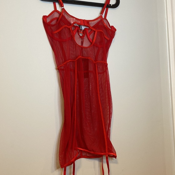 Red Mesh Underwire Lingerie - Picture 5 of 5